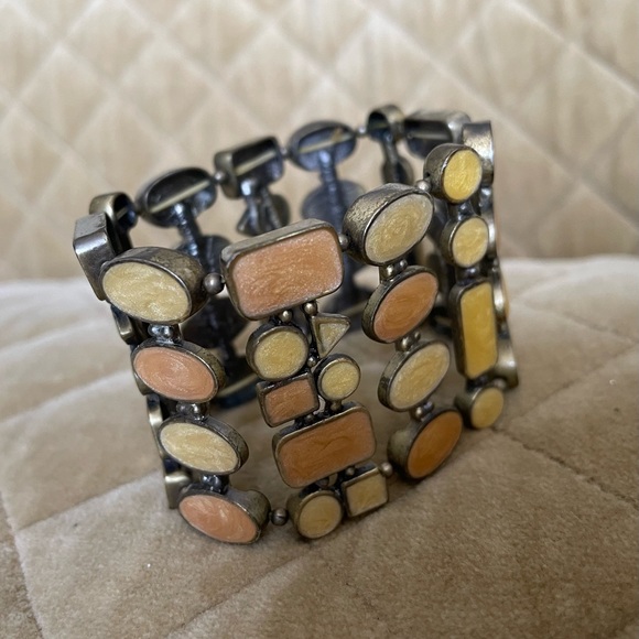Beautiful and fun cuff bracelet; gorgeous tan tones - Picture 2 of 4